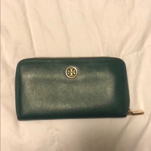 Tory Burch Robinson Zip Wallet